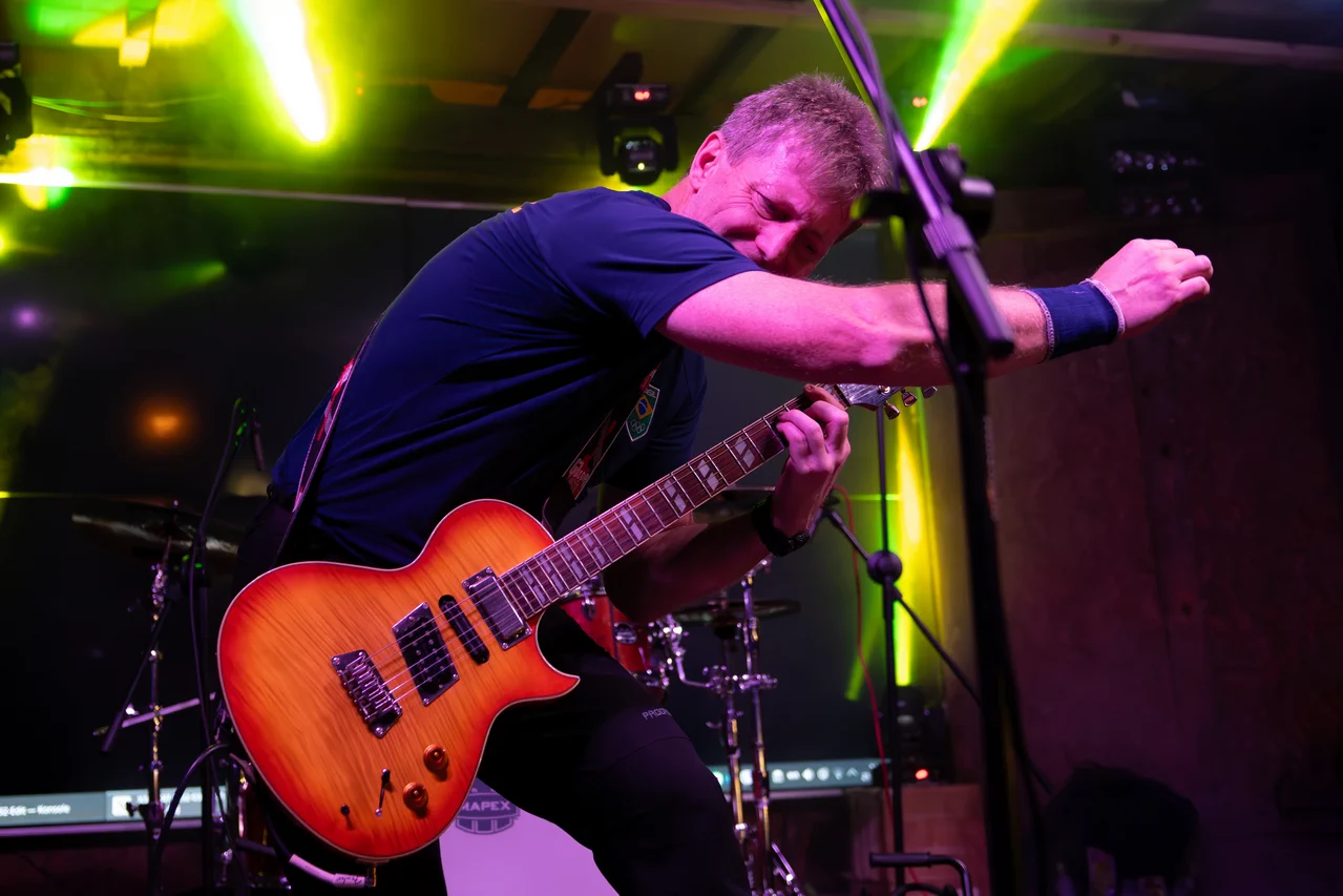 Skupina Rónin. Kytarista Tomáš Bergr.