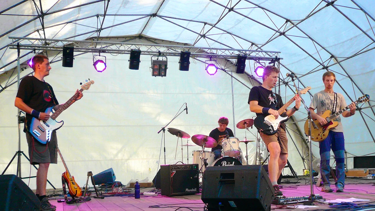 Rónin CZ videa z koncertního vystoupení