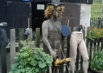 Koncert - Trávobraní 2015, statek U Špičky - dřevěná skulptura